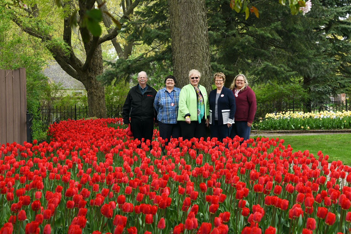 218 A. Larson, J. Ellis, L. Dose, B. Wilshusen, L. Jaeger in Scholte Garden.JPG